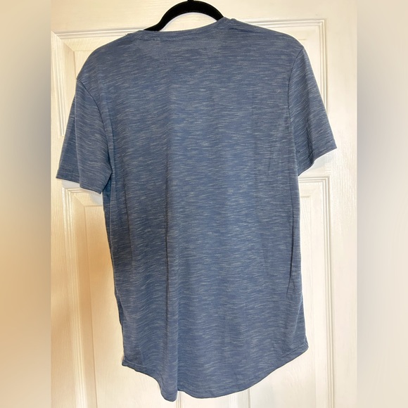 Guess Short Sleeve T-Shirt - Picture 3 of 4